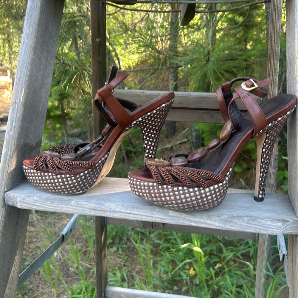 Vince Camuto Minka Navajo Brown woven high heels - Picture 9 of 12